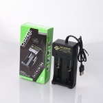 CROWN R 18650 Lithium Battery charger USB port with light emitting 2-tube display 4-slot lithium battery charger